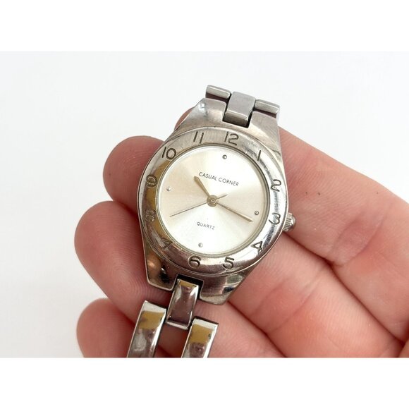 Casual Corner Silver Toned 2101-L02 Chainlink Vintage Wristwatch - 25mm - WORKS! - Picture 10 of 11
